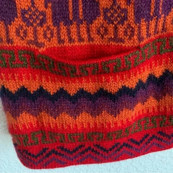 Peruvian Alpaca Sweater Vest
Size Large Fair Isle Striped - Picture 3 of 4